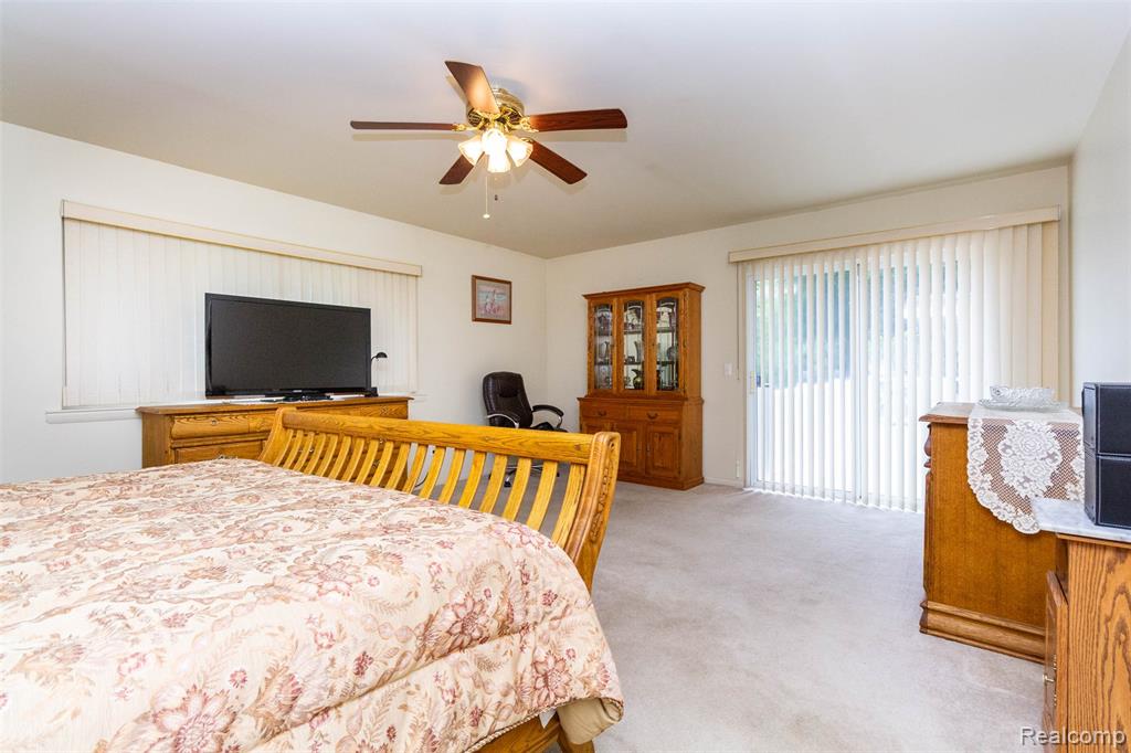 772 Robbinann Drive, Waterford, MI 48328 — Photo 16
