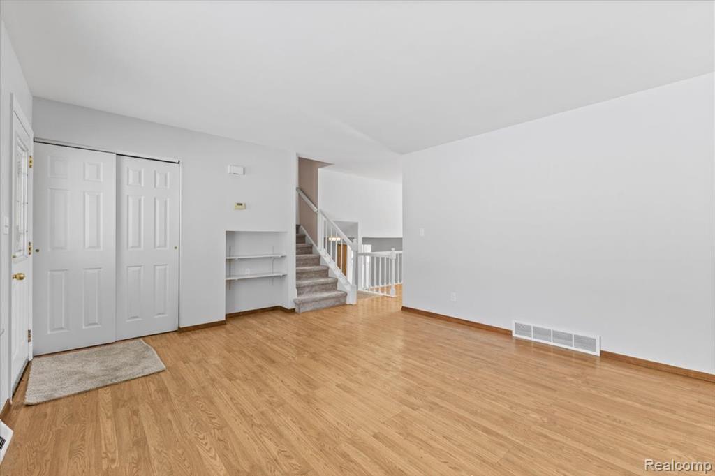 566 Eastridge Drive, Ortonville, MI 48462 — Photo 13
