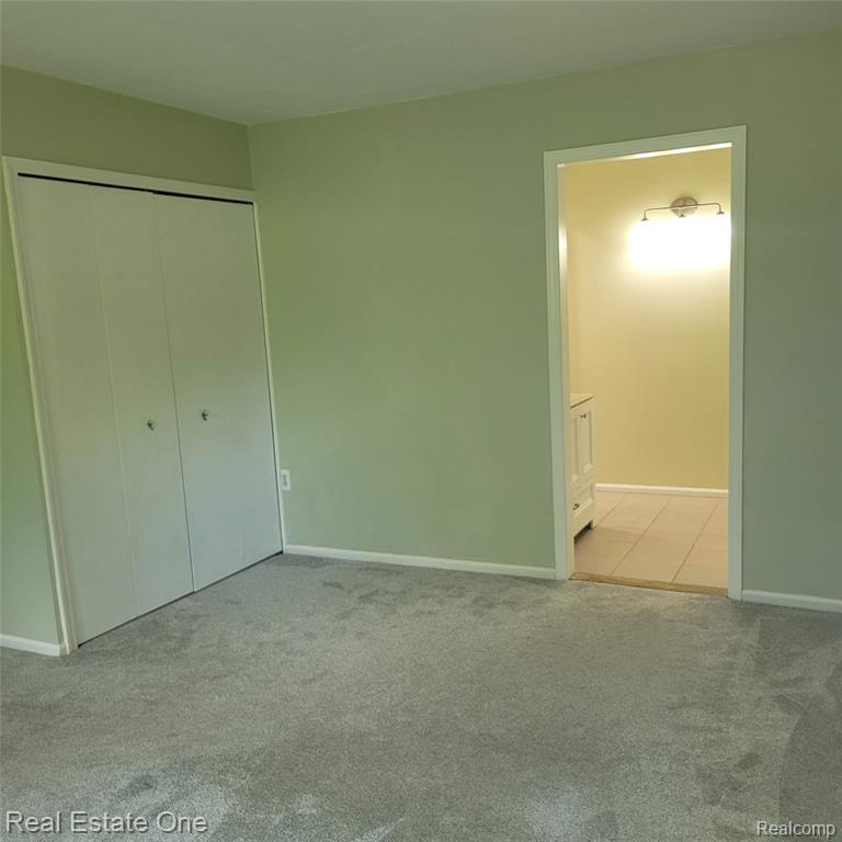 5208 Woodview Drive, Bloomfield Hills, MI 48302 — Photo 28