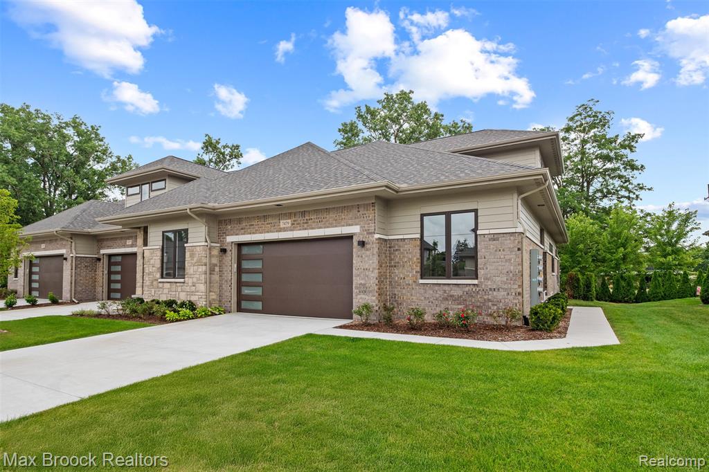 7479 Gramercy Circle, 16, West Bloomfield, MI — front exterior