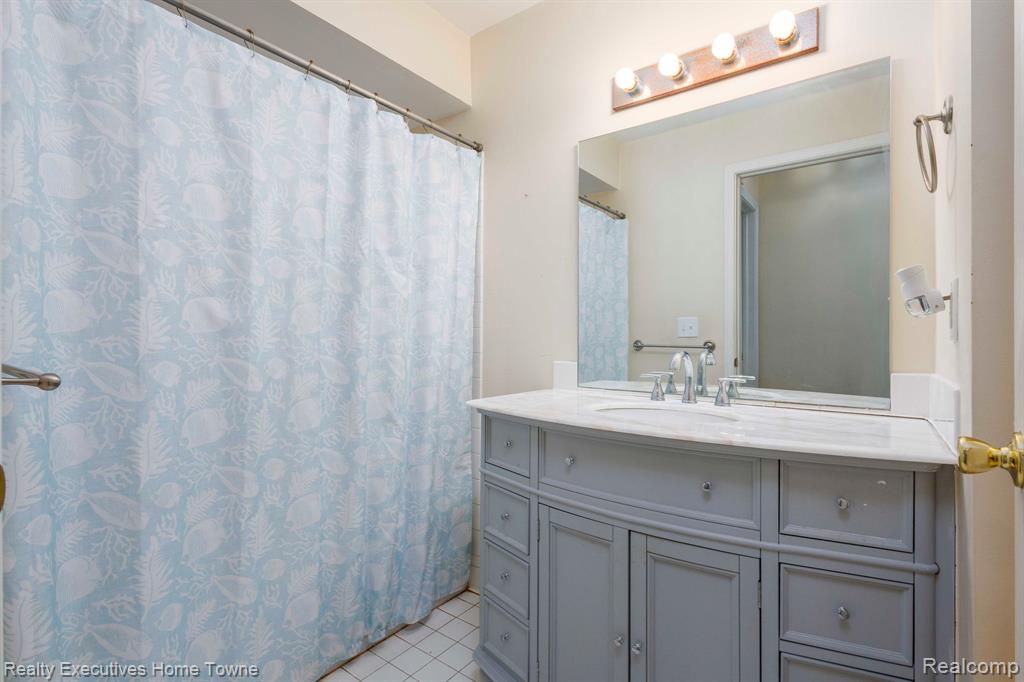 4289 Berkshire Drive, Sterling Heights, MI 48314 — Photo 26