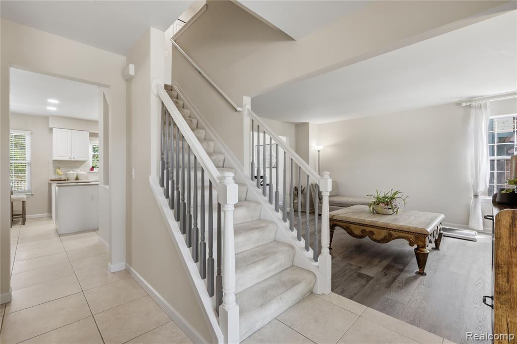 46604 Aarons Way, Canton, MI 48188 — Photo 5