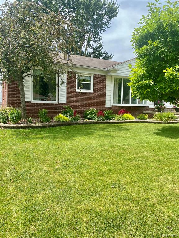 869 Pagel Avenue, Lincoln Park, MI 48146 — Photo 2