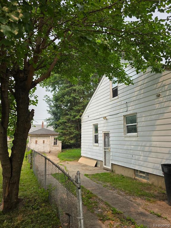 7323 Mettetal Street, Detroit, MI 48228 — Photo 25