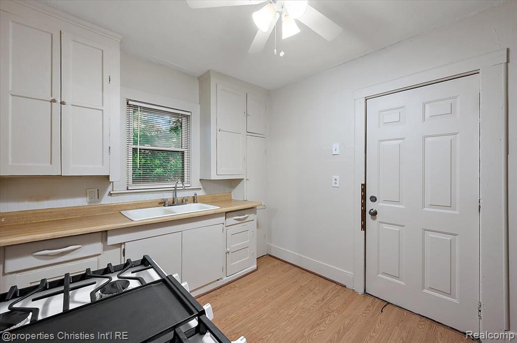 80 Michigan Avenue, Pontiac, MI 48342 — Photo 18