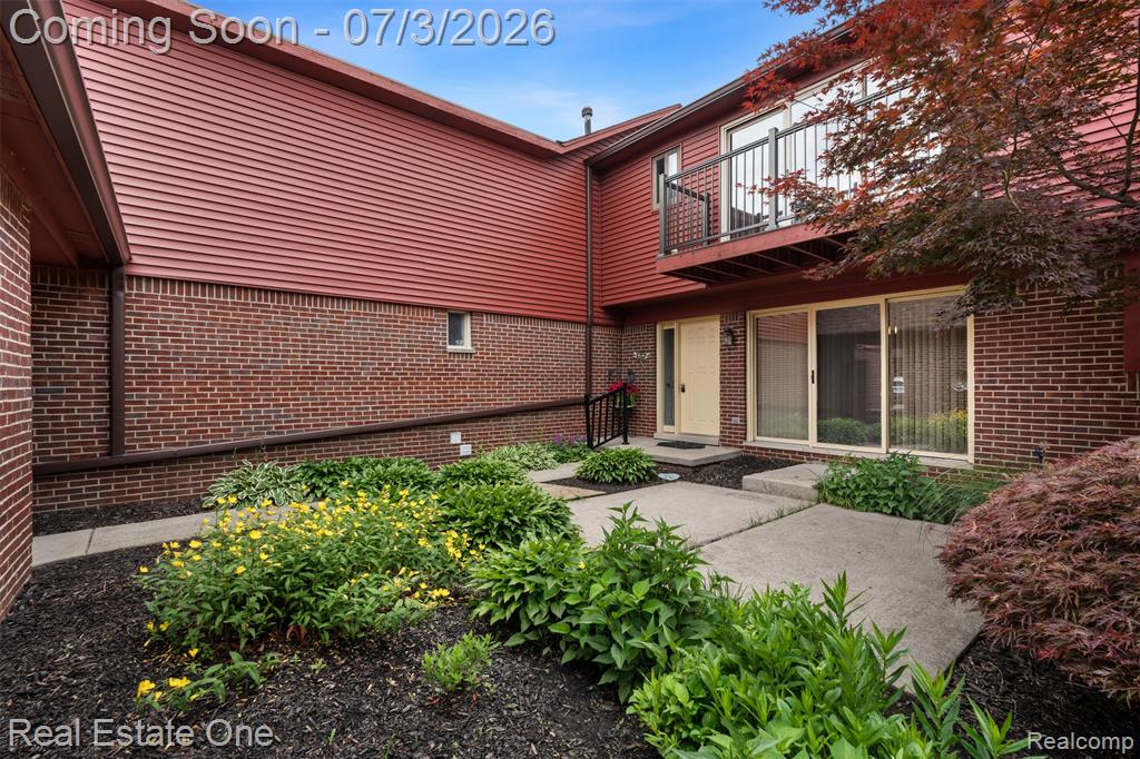 42185 Lochmoor Street, Clinton Twp, MI 48038 — Photo 5
