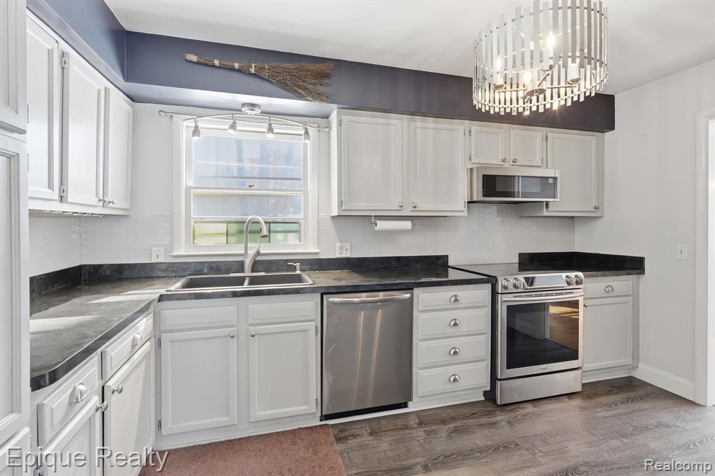 4448 Greenwood Drive, Okemos, MI 48864 — Photo 13