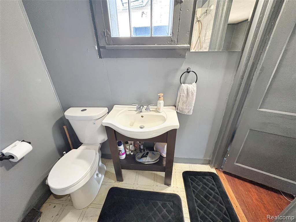 211 N Saginaw Street N, Holly, MI 48442 — Photo 9