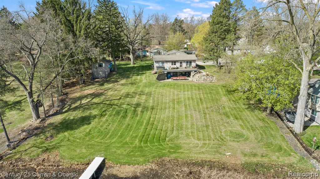 417 CHICAGO Drive, Howell, MI 48843 — Photo 41