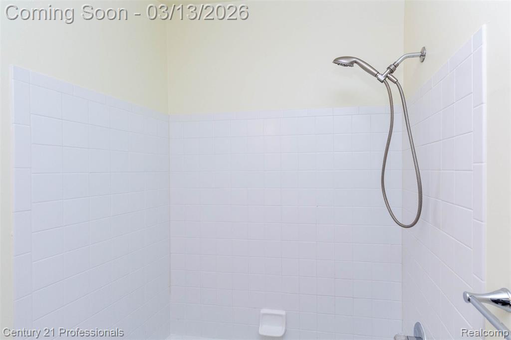 912 Sandalwood Drive, Troy, MI 48085 — Photo 29