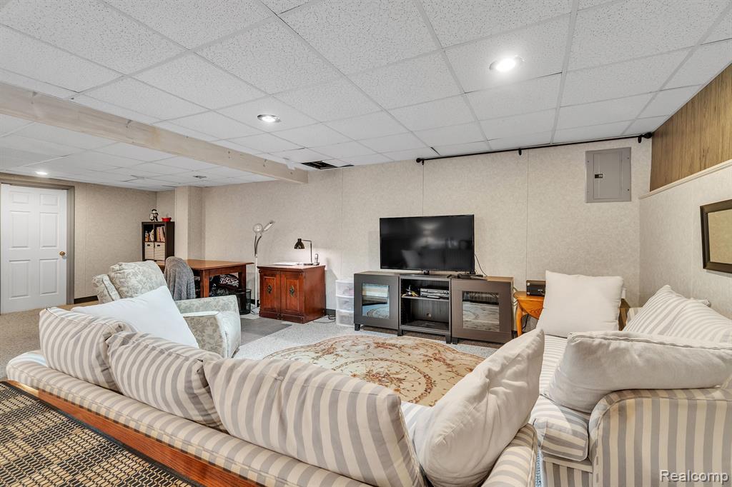 1955 PEBBLE CREEK Drive, Canton, MI 48188 — Photo 32