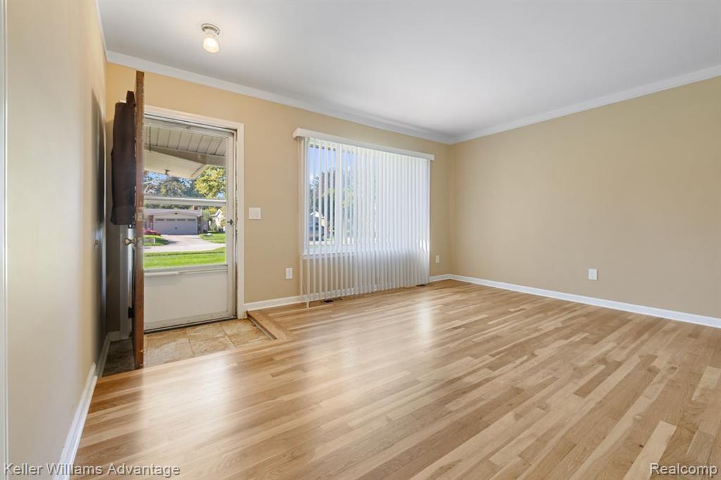 9434 PATTON Street, Livonia, MI 48150 — Photo 5