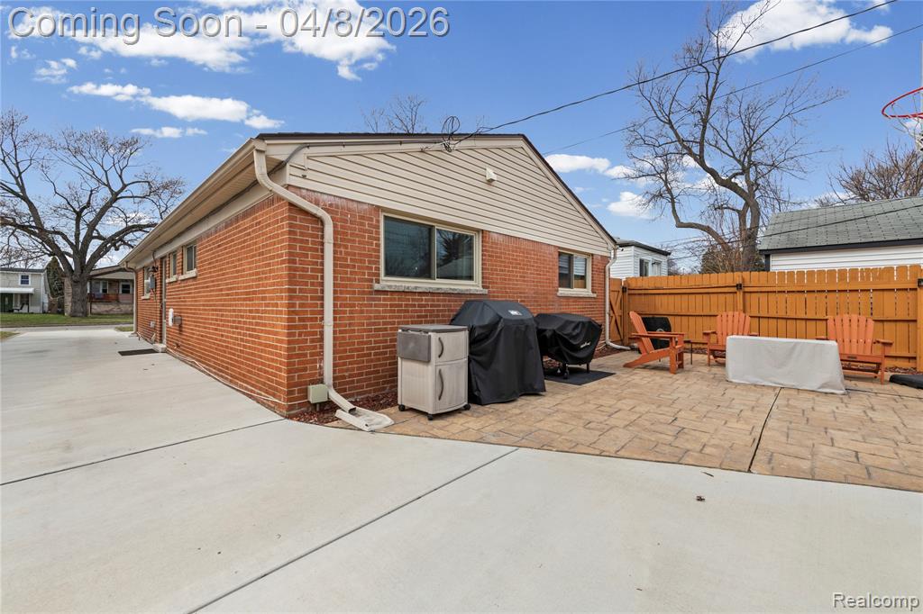 4685 Universal Street, Dearborn Heights, MI 48125 — Photo 32