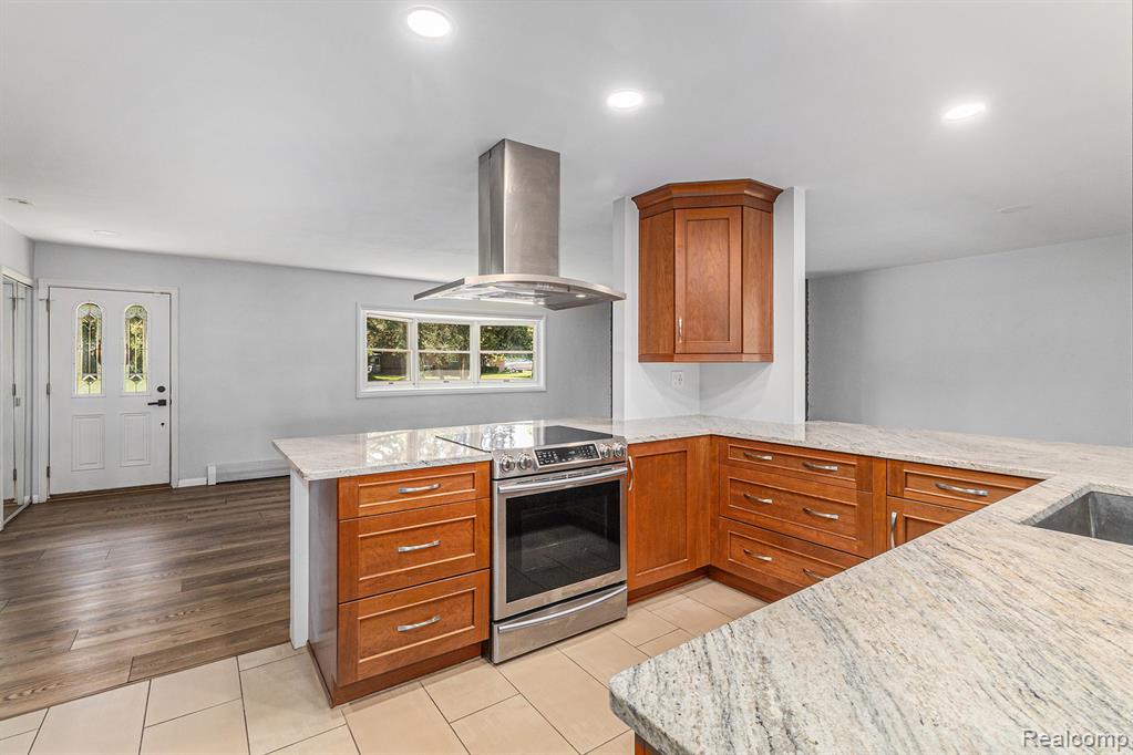 2145 Helmsford Drive, Wolverine Lake, MI 48390 — Photo 15
