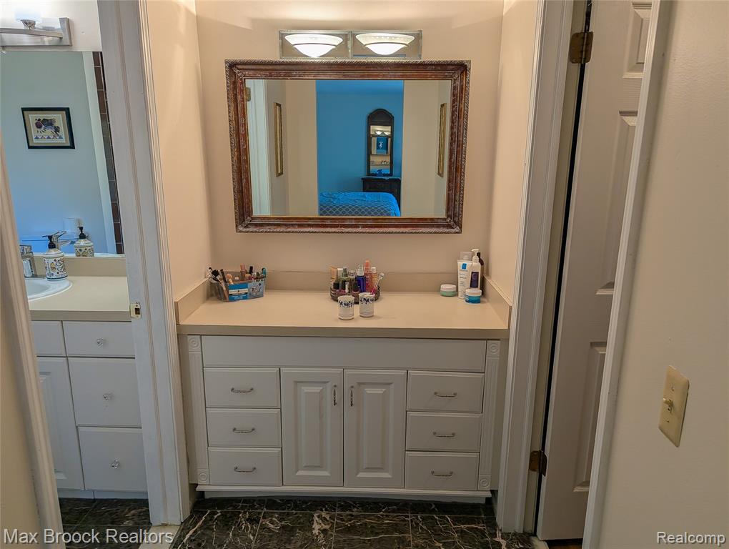 5415 White Hall Circle Circle, West Bloomfield, MI 48323 — Photo 27