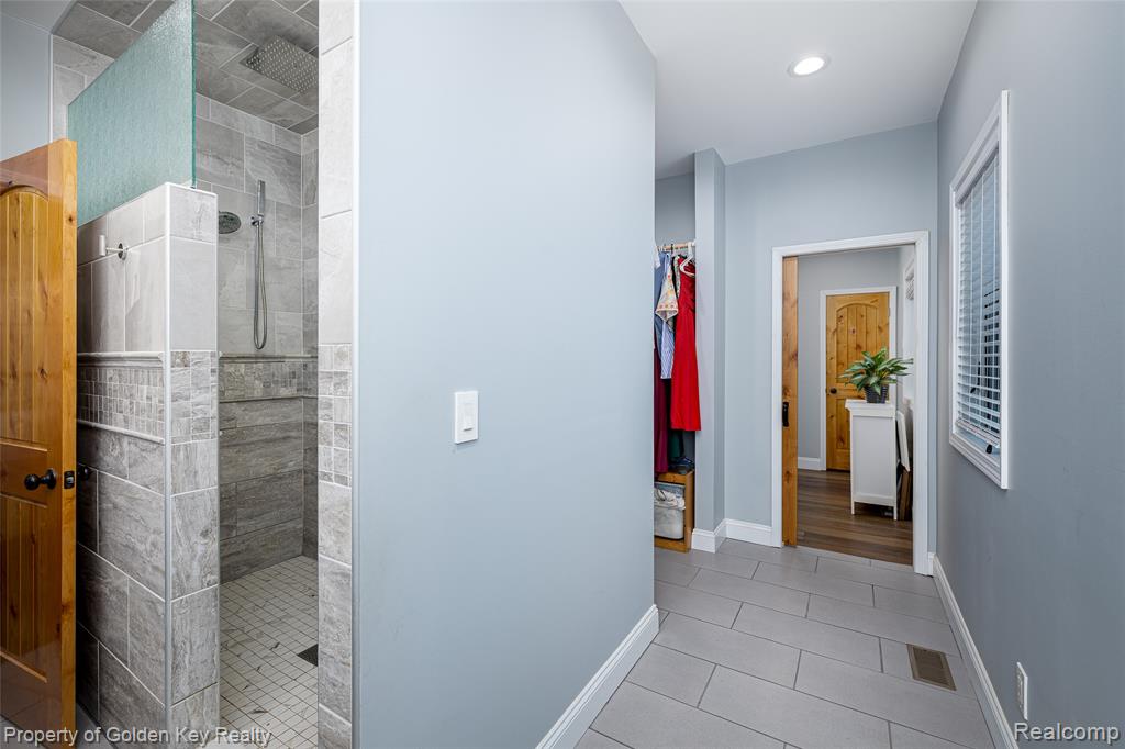 1210 W Oakley Park Road, Commerce Twp, MI 48390 — Photo 23