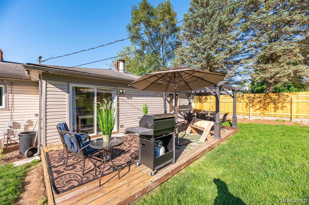 6665 LAURELTON, Clarkston, MI — Photo 38
