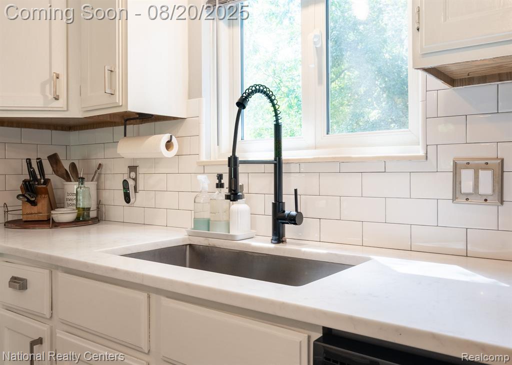 9275 Thendara Boulevard, Clarkston, MI 48348 — Photo 10