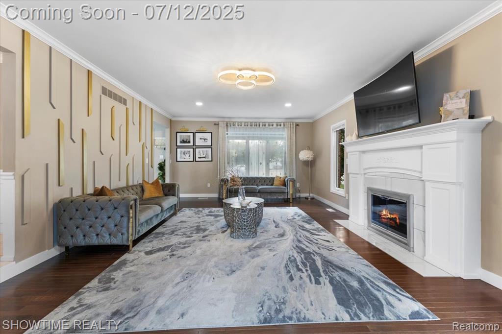 41741 Lore Court, Clinton Twp, MI 48038 — Photo 12