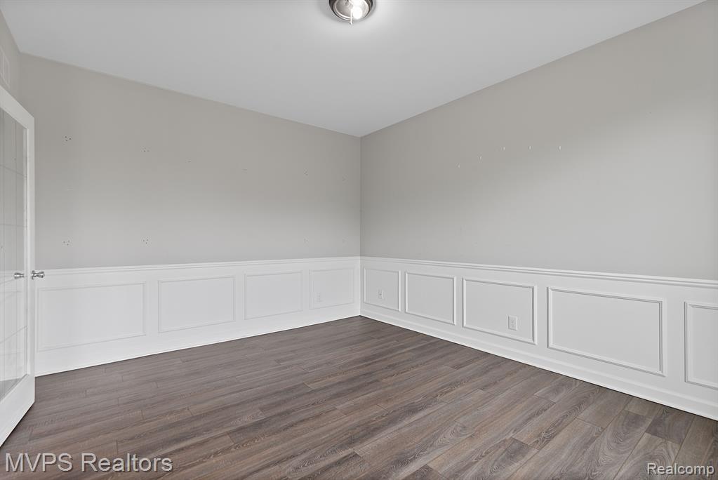 5325 SHOREWOOD Drive, Fort Gratiot, MI 48059 — Photo 7