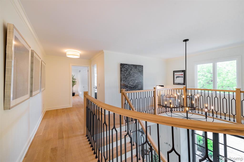 655 CANTERBURY Road, Grosse Pointe Woods, MI 48236 — Photo 30