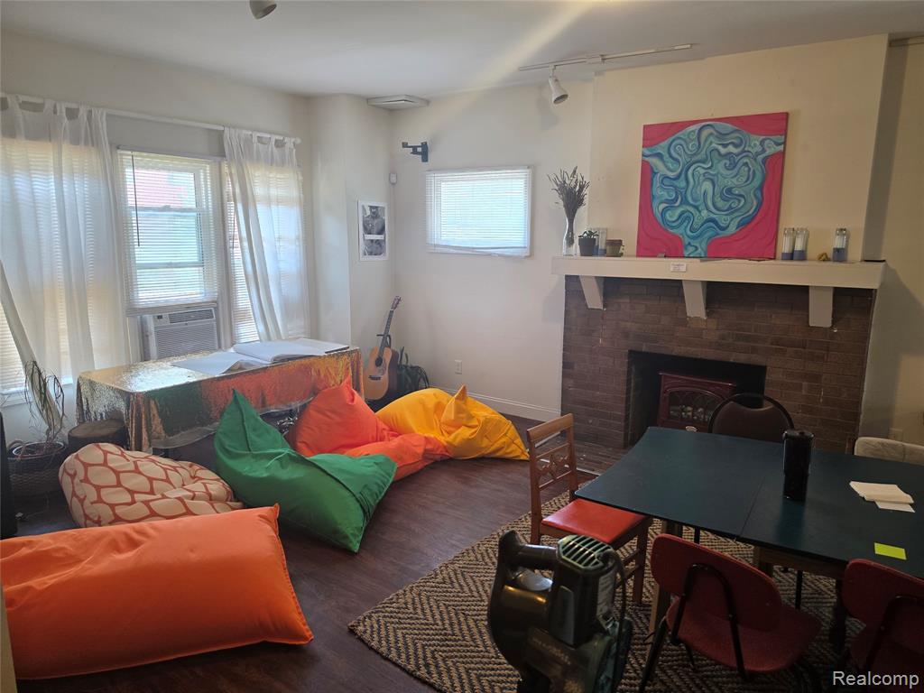 80 Clairmount Street, Detroit, MI 48202 — Photo 4