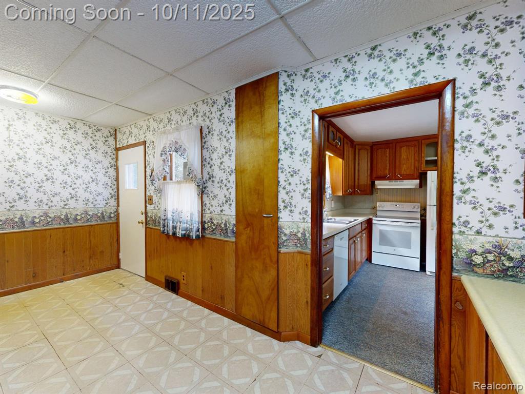 6444 Lucas Road, Flint, MI 48506 — Photo 16