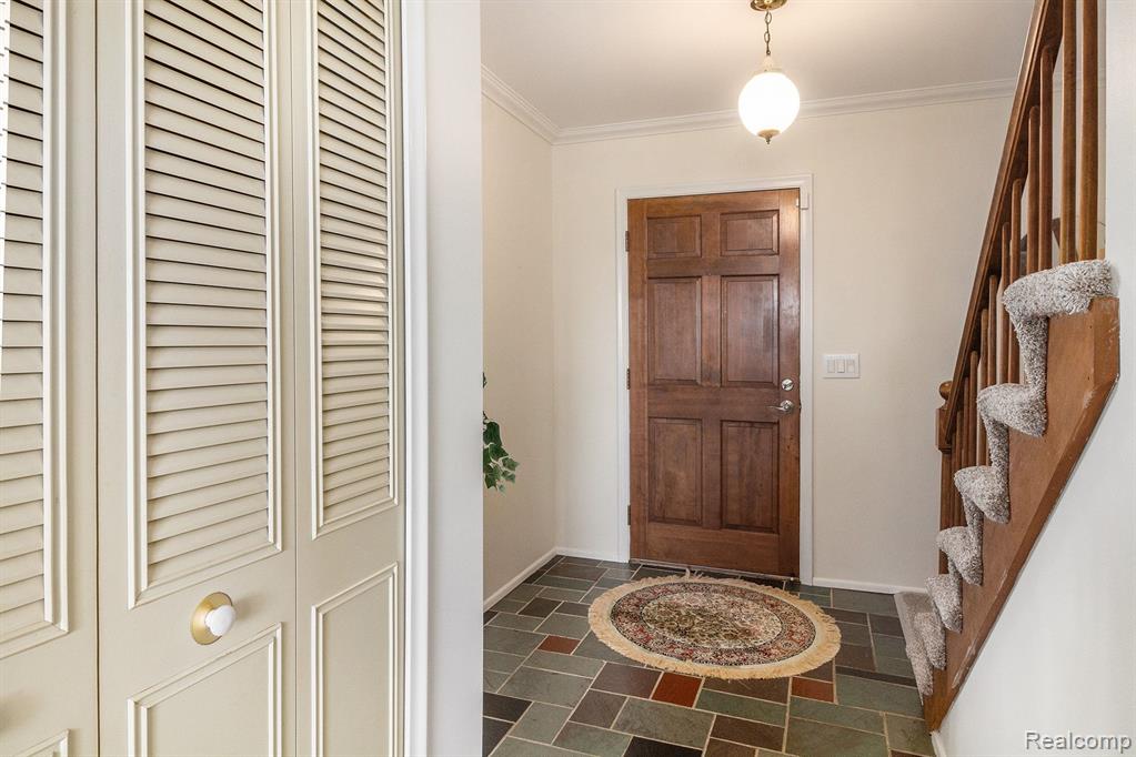 7048 SEYMOUR Road, Swartz Creek, MI 48473 — Photo 5