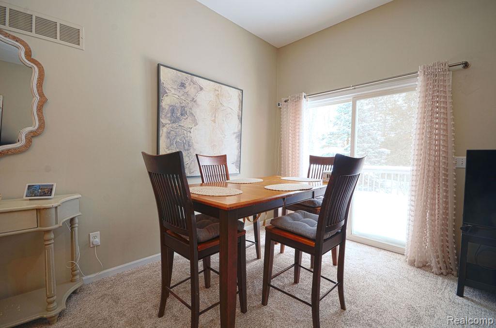 7968 Divot Drive E, 5, Waterford, MI 48327 — Photo 6
