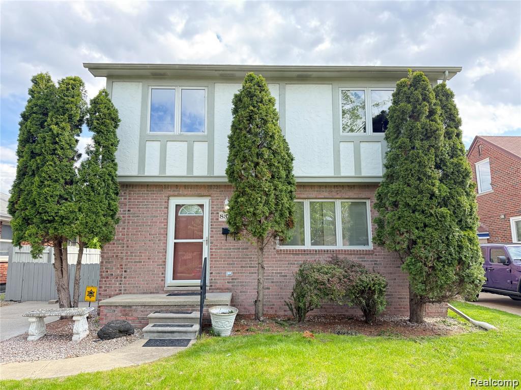 8334 McKinley, Center Line, MI 48015