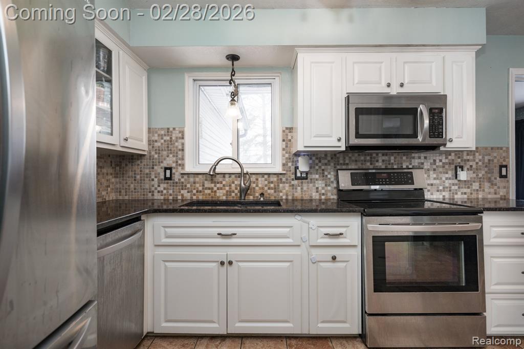 5737 Shetland Way, Waterford, MI 48327 — Photo 10