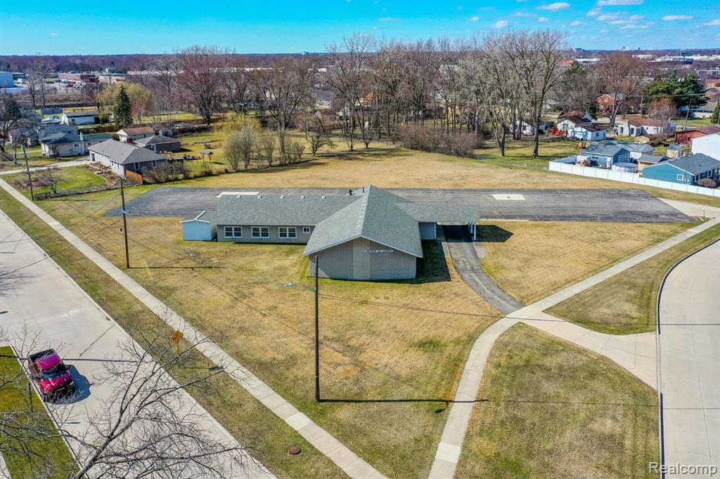 510 W GIRARD Avenue, Madison Heights, MI 48071 — Photo 2