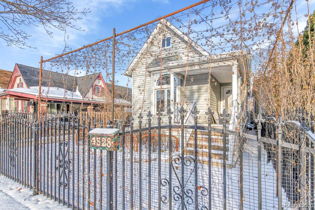 1528 25TH Street, Detroit, MI 48216 — Photo 2