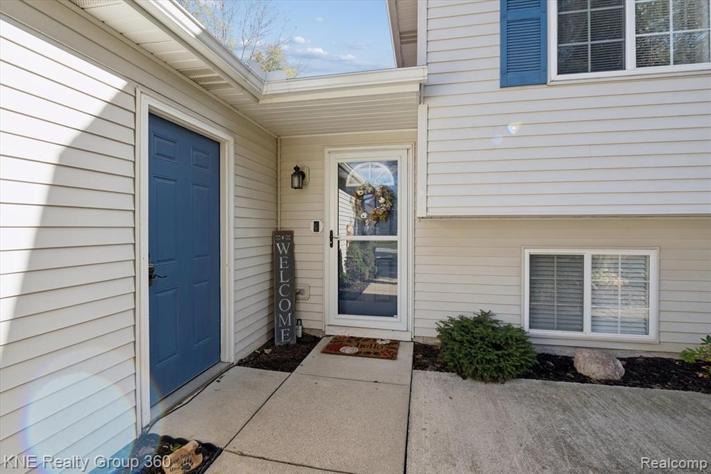 618 Bluebird Lane, Pinckney, MI 48169 — Photo 5