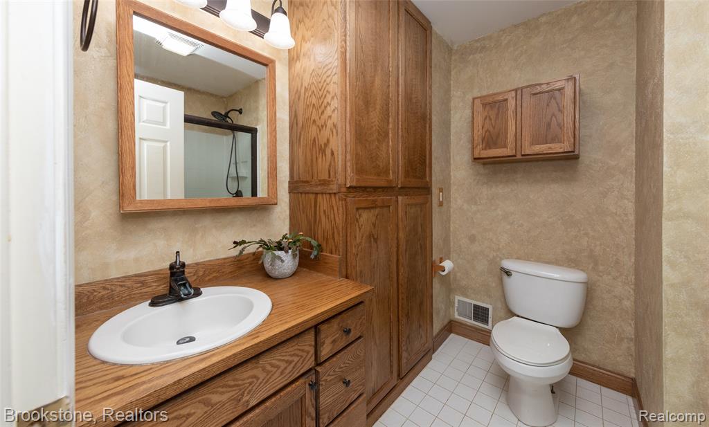 16567 DIXIE Highway, Davisburg, MI 48350 — Photo 32
