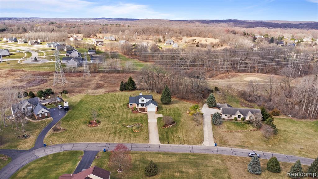 6330 STONEWOOD Drive, White Lake, MI 48383 — Photo 46