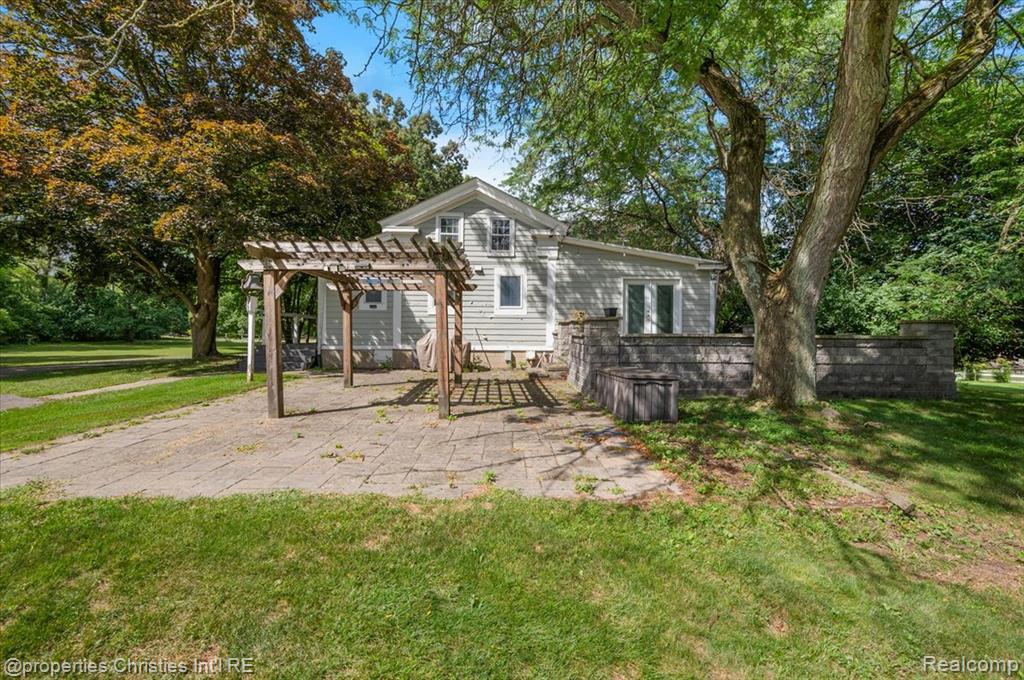 47133 W 9 Mile Road, Novi, MI — Photo 38