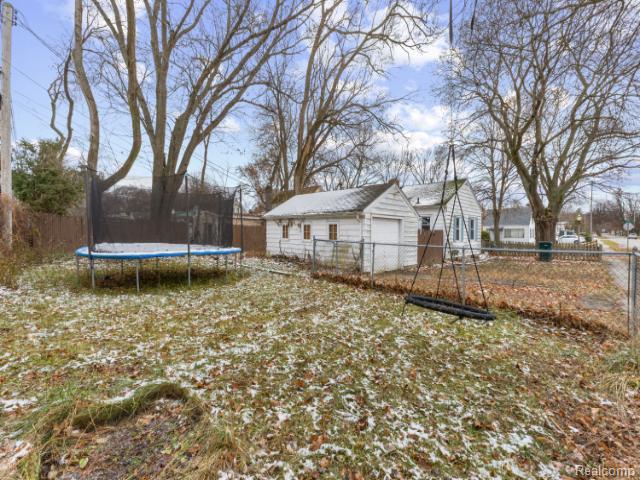 601 Jessop Avenue, Lansing, MI 48910 — Photo 21