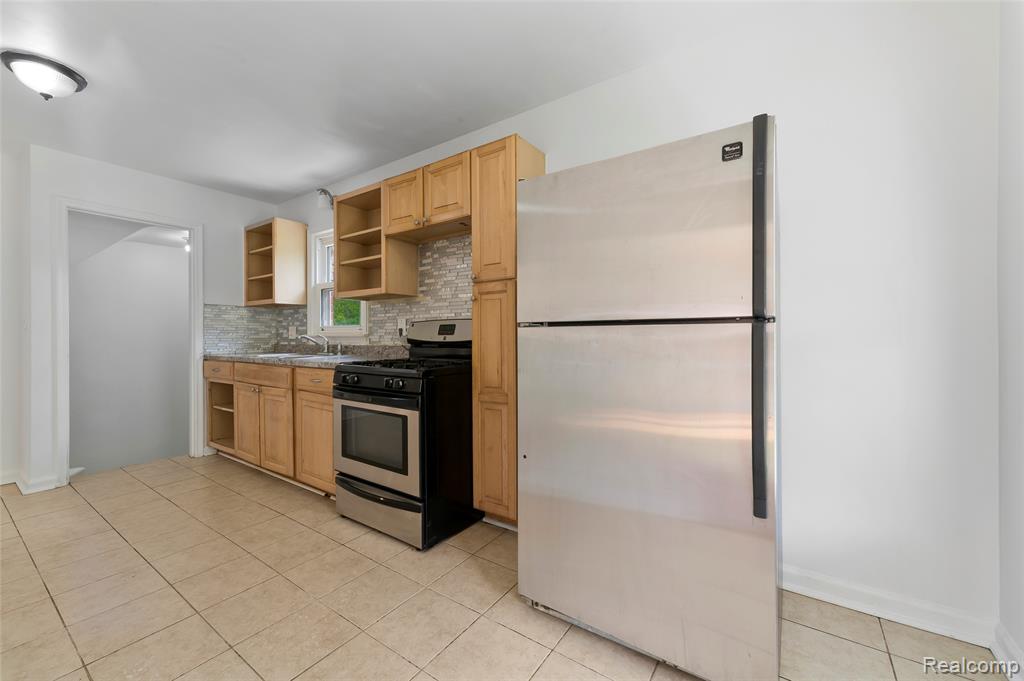 19674 Irvington Street, Highland Park, MI 48203 — Photo 10