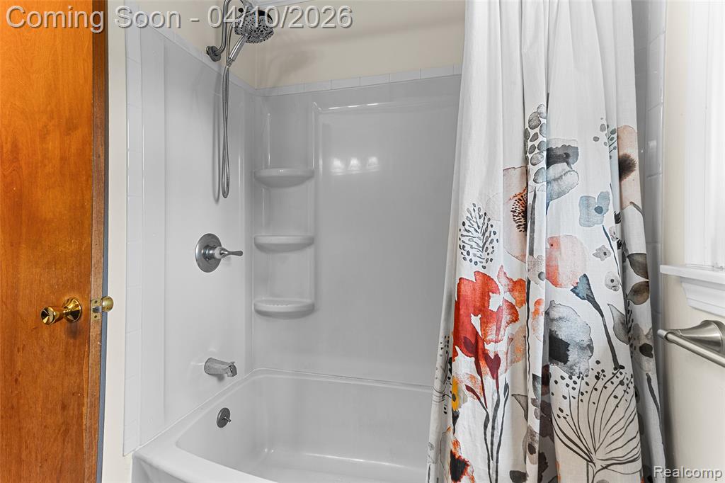 6374 Rickett Road, Brighton, MI 48116 — Photo 29