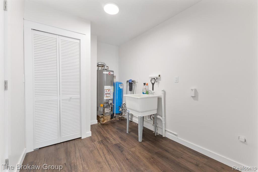 4062 N Belsay Road, Flint, MI 48506 — Photo 21