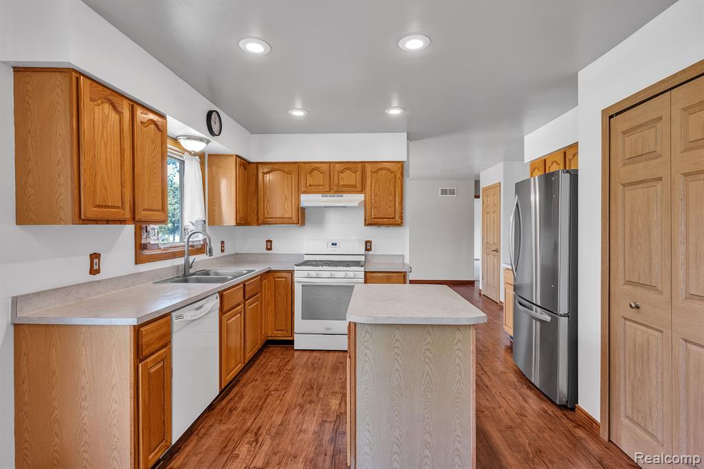 8425 Duffield Road, Flushing, MI 48433 — Photo 11