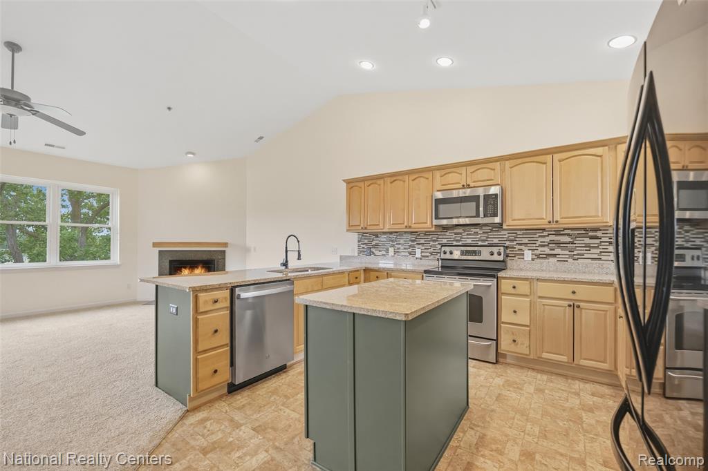 5905 High Pointe Court, Brighton, MI 48116 — Photo 24