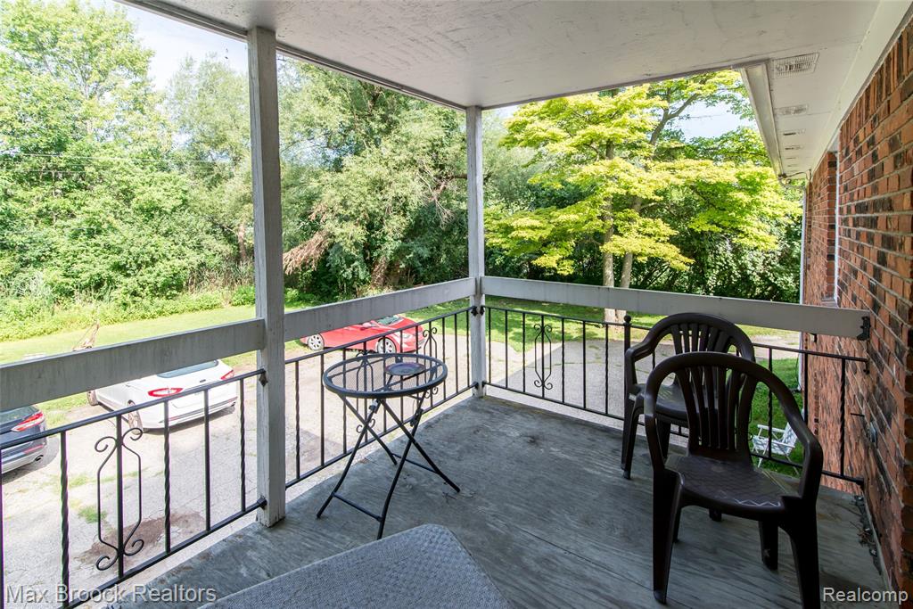 465 Robert Court, Auburn Hills, MI 48326 — Photo 9