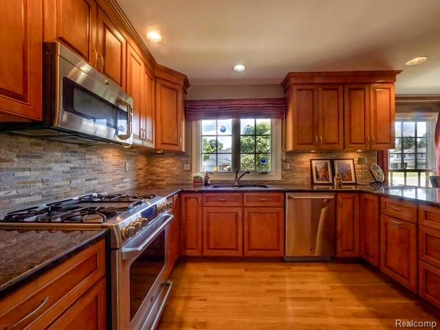 4923 Dusk Drive, Utica, MI 48316 — Photo 13