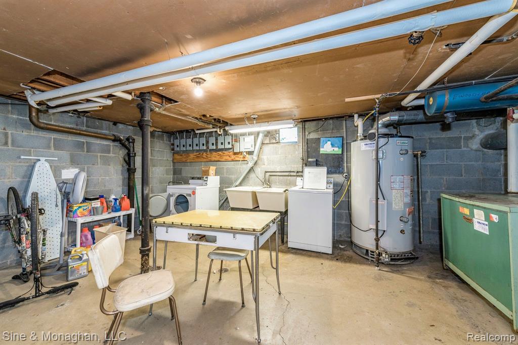 525 E WOODLAND ST APT B, Ferndale, MI 48220 — Photo 11