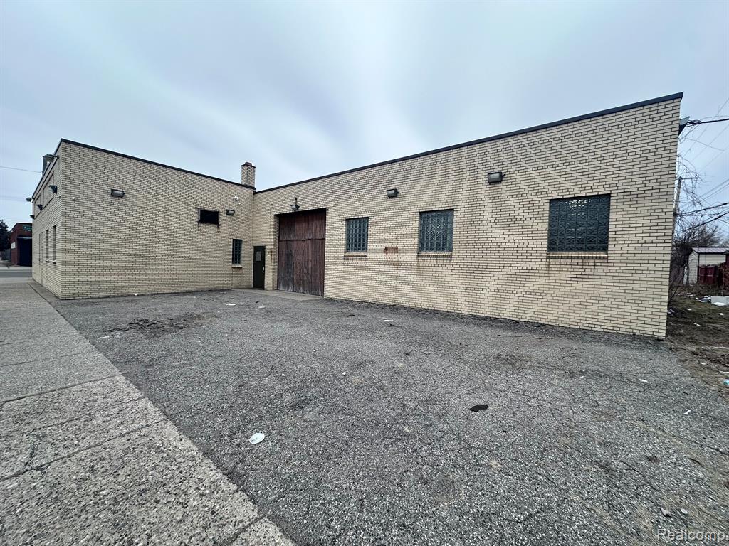 18600 WYOMING Street, Detroit, MI 48221 — Photo 17