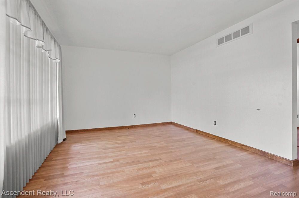 42763 MICHIGAN Drive, Sterling Heights, MI 48313 — Photo 5
