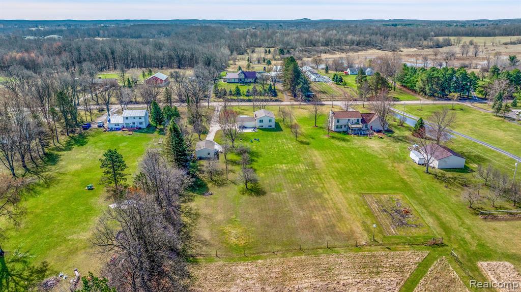 8255 BURPEE Road, Grand Blanc, MI 48439 — Photo 40