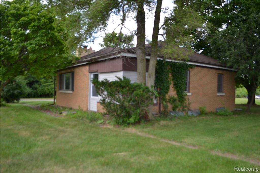 5084 Lennon Road, Flint, MI 48507 — Photo 27